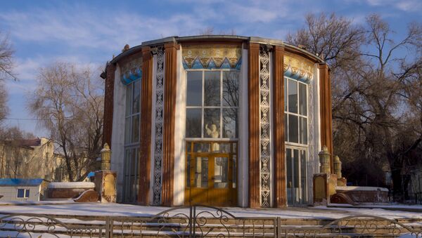 Советский павильон Соки — газированные воды в Бишкеке. Архивное фото - Sputnik Кыргызстан