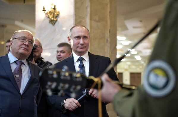 Президент РФ В. Путин провел заседание попечительского совета МГУ - Sputnik Кыргызстан