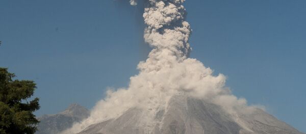 Извержение вулкана Колима в Мексике - Sputnik Кыргызстан