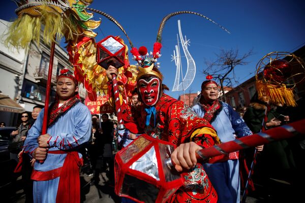 Парад в честь китайского Нового года в Лиссабоне - Sputnik Кыргызстан