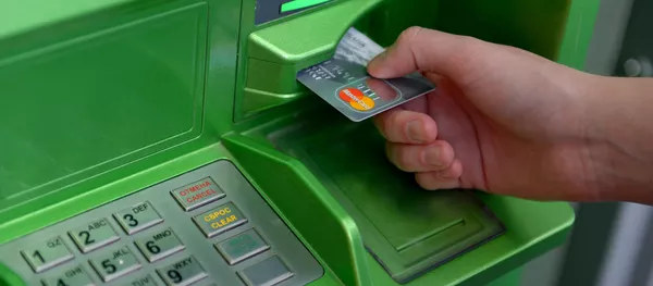 Банковские карты международных платежных систем VISA и MasterCard - Sputnik Кыргызстан