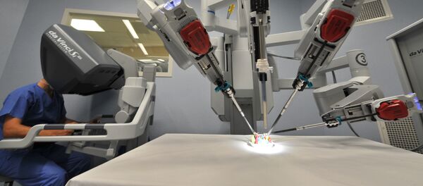 Операция с помощью робота. Архивное фото - Sputnik Кыргызстан