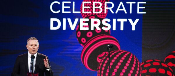 Исполнительный директор песенного конкурса Евровидение Йон Ола Санд на церемонии жеребьевки международного конкурса Евровидение-2017 в Киеве. - Sputnik Кыргызстан