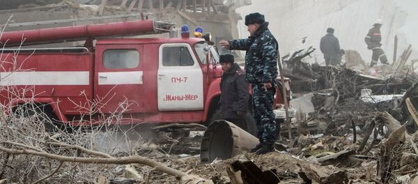 Похороны по погибшим в результате крушения грузового Боинга-747-400 в Дача СУ - Sputnik Кыргызстан