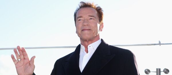 Фотоколл Арнольда Шварценеггера и Джонни Ноксвила - Sputnik Кыргызстан