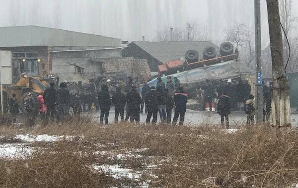 Авария произошла сегодня в 12.14 часов - Sputnik Кыргызстан