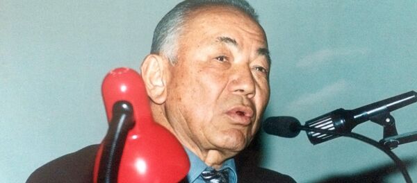 Депутат легендарного парламента, общественный деятель и ученый Жамин Акималиев - Sputnik Кыргызстан