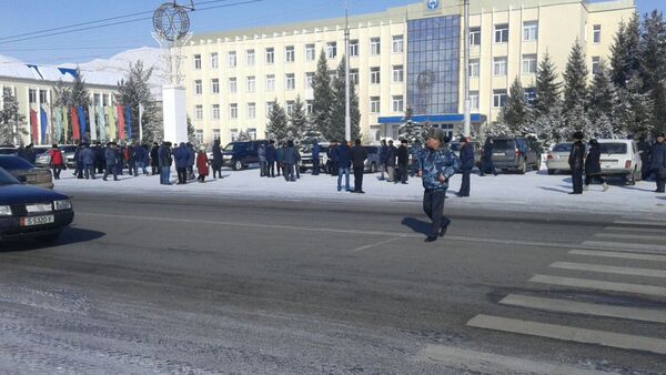 Митинг в городе Нарын, из-за стоимости электроэнергии - Sputnik Кыргызстан
