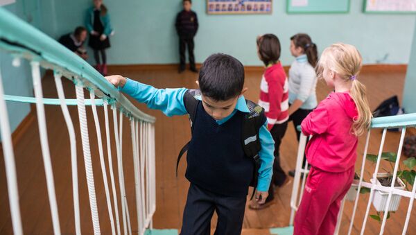 Ученики в школе. Архивное фото - Sputnik Кыргызстан
