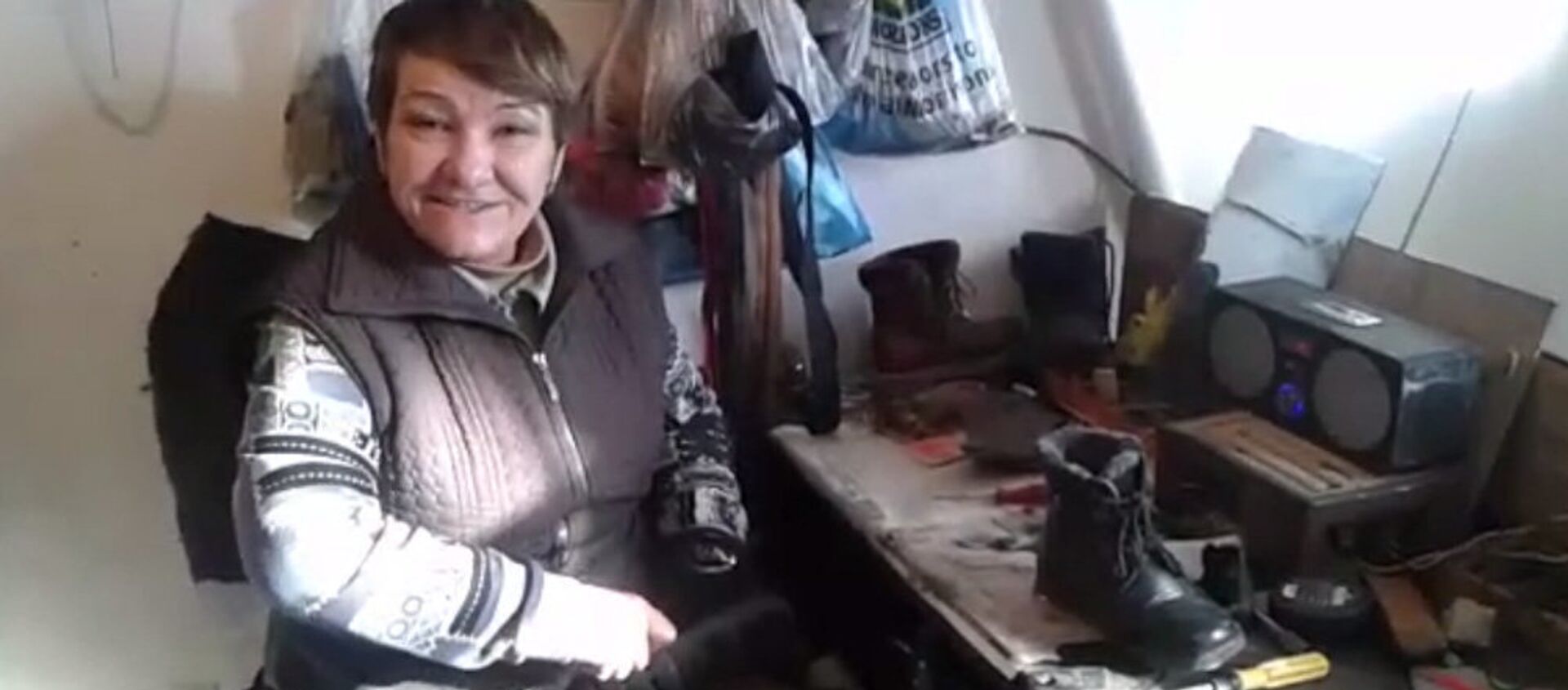 Вырастила братьев, зарабатывая ремонтом обуви, — сапожница из Балыкчи - Sputnik Кыргызстан, 1920, 07.02.2017