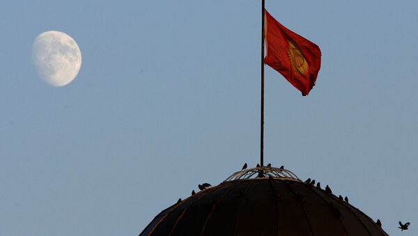 Флаг Кыргызской Республики в Бишкеке - Sputnik Кыргызстан