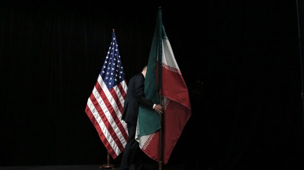 Флаги стран США и Ирана - Sputnik Кыргызстан