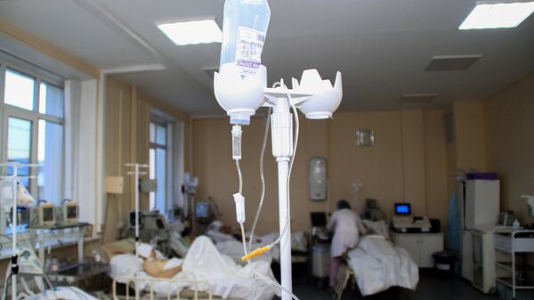 Пациенты больницы получают капельницы. Архивное фото - Sputnik Кыргызстан