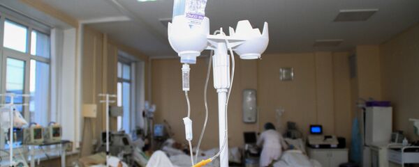 Пациенты больницы получают капельницы. Архивное фото Пациенты больницы получают капельницы. Архивное фото - Sputnik Кыргызстан