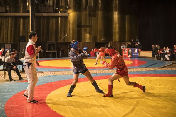 Международный турнир по самбо во Дворце спорта имени Каба уулу Кожомкула - Sputnik Кыргызстан