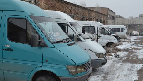 Рейд по соблюдению Правил дорожного движения и норм пассажироперевозок маршрутными такси - Sputnik Кыргызстан