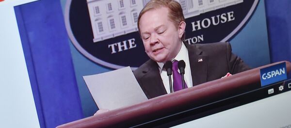 Популярное сатирического шоу Saturday Night Live на телеканале NBC. Фото с сайта Youtube - Sputnik Кыргызстан