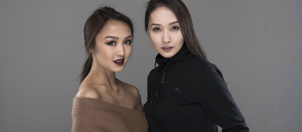 Модель Айсулуу Молдалиева и актриса Мээрим Атантаева - Sputnik Кыргызстан