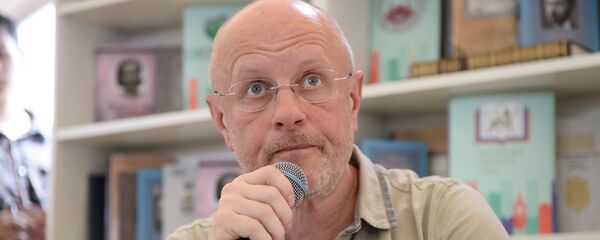 Архивное фото переводчика Дмитрия Пучкова (Гоблин) - Sputnik Кыргызстан