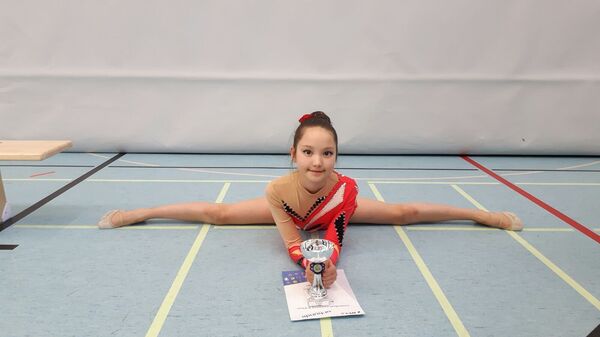 Победительница соревнования по художественной гимнастике в Германии Бермет Чороева - Sputnik Кыргызстан