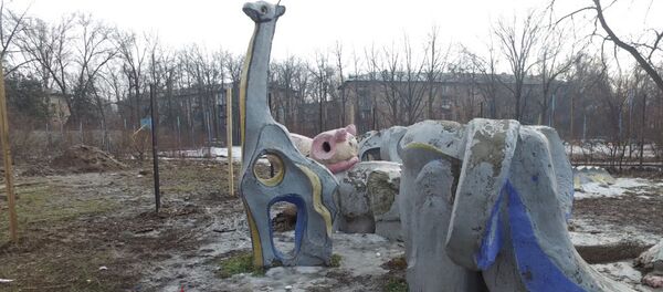 Все-таки собираются снести — кадры с детской площадки Слоники в Бишкеке - Sputnik Кыргызстан