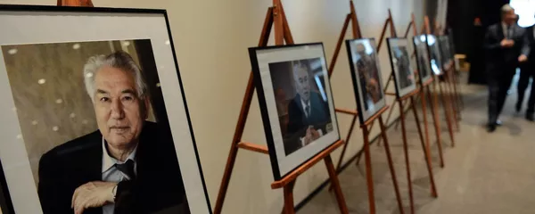 Церемония передачи Кыргызстану архивных материалов по творчеству Ч.Айтматова Церемония передачи Кыргызстану архивных материалов по творчеству Ч.Айтматова - Sputnik Кыргызстан
