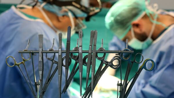 Хирурги во время операции на сердце. Архивное фото - Sputnik Кыргызстан
