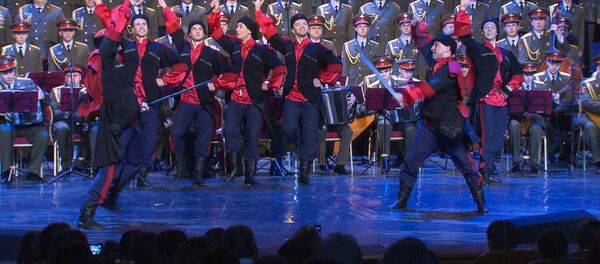 Ансамбль Александрова выступил в новом составе Ансамбль Александрова выступил в новом составе - Sputnik Кыргызстан