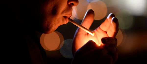 Курение в общественных местах - Sputnik Кыргызстан