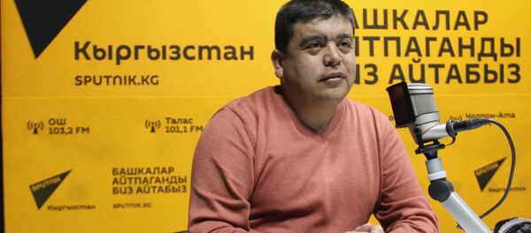 Белгилүү куудул Тынар Курбаналиев маек учурунда - Sputnik Кыргызстан