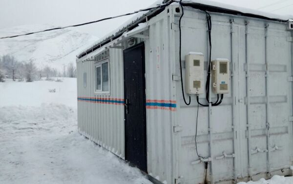Продолжаются работы по очистке трассы от снега. - Sputnik Кыргызстан
