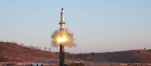 Испытание баллистической ракеты в КНДР. Архивное фото Испытание баллистической ракеты в КНДР. Архивное фото - Sputnik Кыргызстан