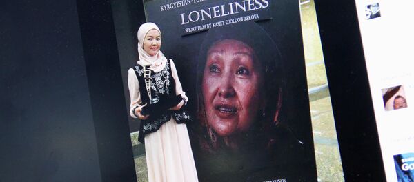 Фото с социальной сети Facebook пользователя Guzel Kerimkulova. Начинающий режиссер из Кыргызстана Касиет Джолдошбекова завоевала первое место на международном фестивале документальных фильмов в Стамбуле - Sputnik Кыргызстан