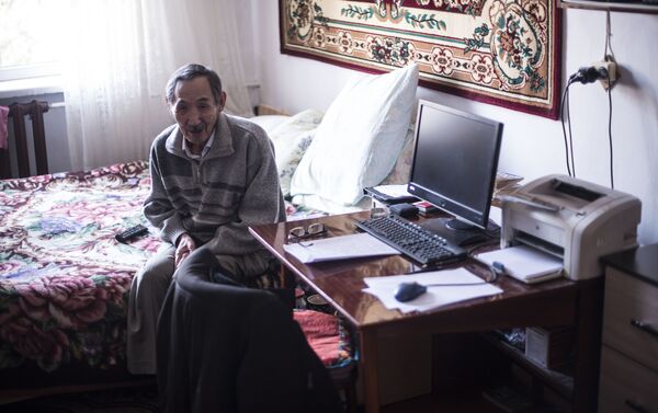 Работа писателя в интернате не прекращается - Sputnik Кыргызстан