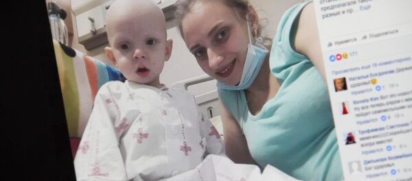 Снимок с социальной сети Facebook пользователя Антона Рипп‎. Полуторагодовалый Саша Риппа из Кыргызстана, больному лимфомой Беркитта - Sputnik Кыргызстан