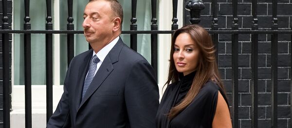 Президент Азербайджана Ильхам Алиев с супругой Мехрибан Алиевой - Sputnik Кыргызстан