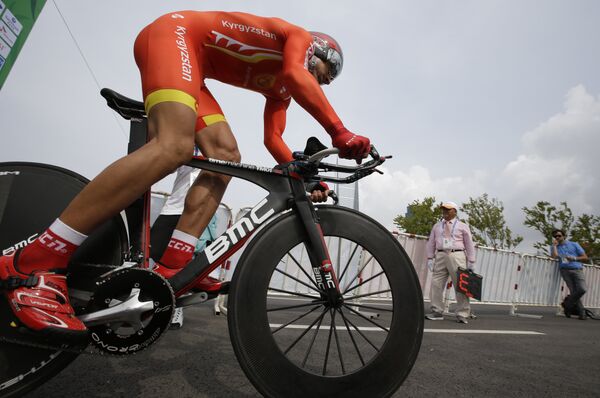 Жылына 40 миң чакырым жүрөт. Велоспортчу Евгений Ваккер жөнүндө 7 факты Жылына 40 миң чакырым жүрөт. Велоспортчу Евгений Ваккер жөнүндө 7 факты - Sputnik Кыргызстан