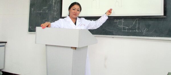 Преподаватель Медакадемии КР Таттыгуль Дооталиева - Sputnik Кыргызстан