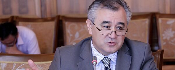 Архивное фото лидера фракции Ата-Мекен Омурбека Текебаева - Sputnik Кыргызстан