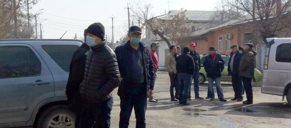 Митинг у здания ГКНБ в Оше Митинг у здания ГКНБ в Оше - Sputnik Кыргызстан