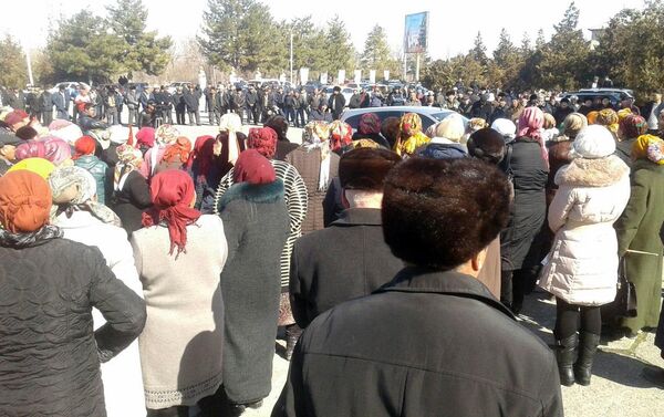 Участники митинга на малой родине парламентария требуют его освобождения - Sputnik Кыргызстан