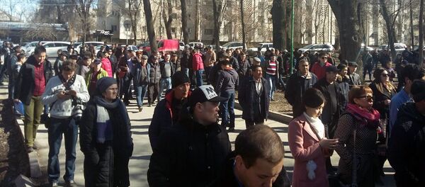 Митинг сторонников депутата Текебаева у здания ГКНБ в Бишкеке - Sputnik Кыргызстан