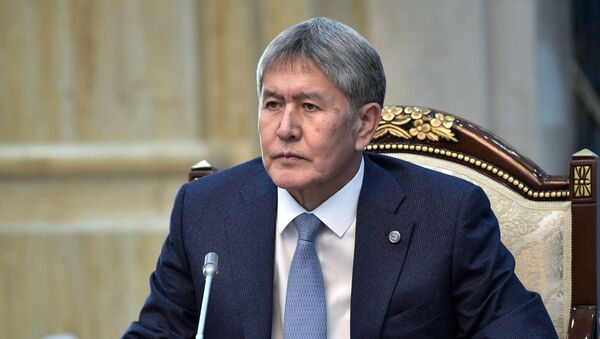 Кыргызстандын президенти Алмазбек Атамбаевдин архидвик сүрөтү - Sputnik Кыргызстан