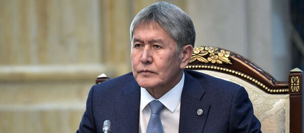 Архивное фото президента Кыргызстана Алмазбека Атамбаева Архивное фото президента Кыргызстана Алмазбека Атамбаева - Sputnik Кыргызстан
