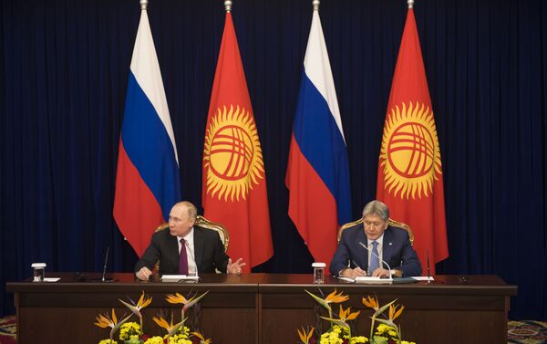 Основными темами беседы президентов Кыргызстана и России было обеспечение безопасности в обоих государствах и экономическое сотрудничество. - Sputnik Кыргызстан