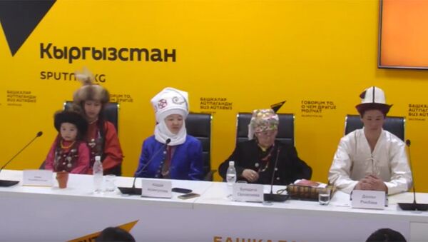 Лучший костюм кыргызской девочки — о конкурсе рассказали в пресс-центре Sputnik Кыргызстан - Sputnik Кыргызстан