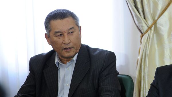 Один из авторов государственного флага Кыргызстана, народный художник Жусуп Матаев. Архивное фото - Sputnik Кыргызстан