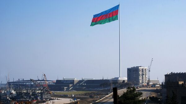 Флагшток на береговой линии Каспийского моря в Баку. Архивное фото  - Sputnik Кыргызстан