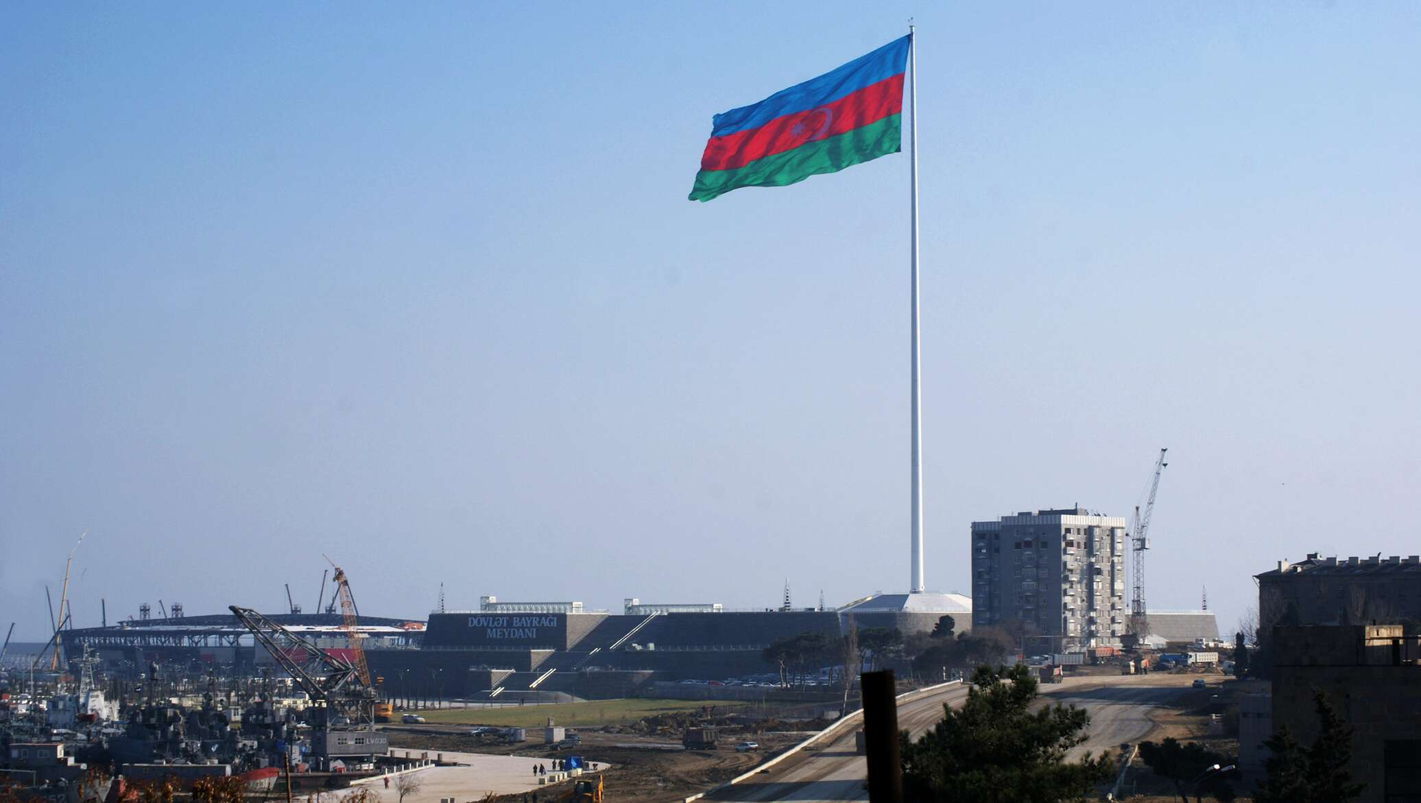 Сети азербайджана. Самый большой флаг в мире Азербайджан. Azerbaijan Israel Flag.