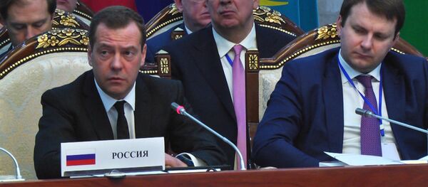 Медведев рассказал о спаде в торговле и поставил новые задачи — совет ЕАЭС - Sputnik Кыргызстан